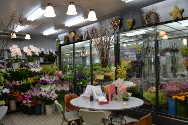 「はなとも生花店」　（鹿児島県鹿児島市）の花屋店舗写真1